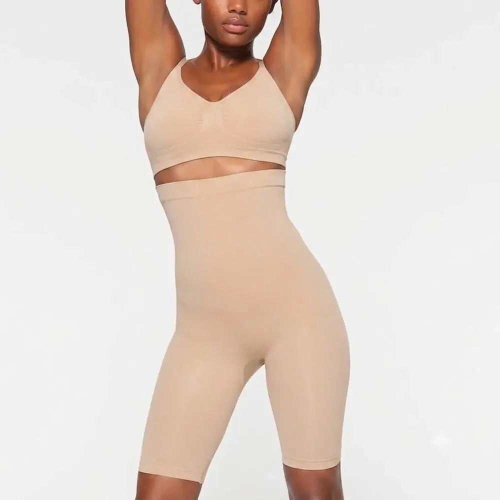 SKIMS SEAMLESS SCULPT High-Waisted Above The Knee Short - Mica Size M NWT #1990
